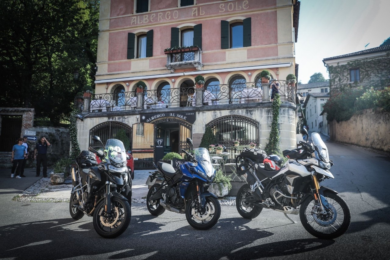 Triumph Adventure Experience: quando la moto va a braccetto con l'architettura